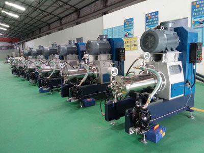 利騰達砂磨機6臺設備發(fā)貨現(xiàn)場